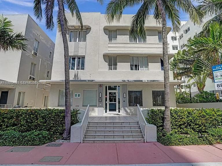 Condominium at 3710 Collins Ave # 310, Miami Beach FL 33140