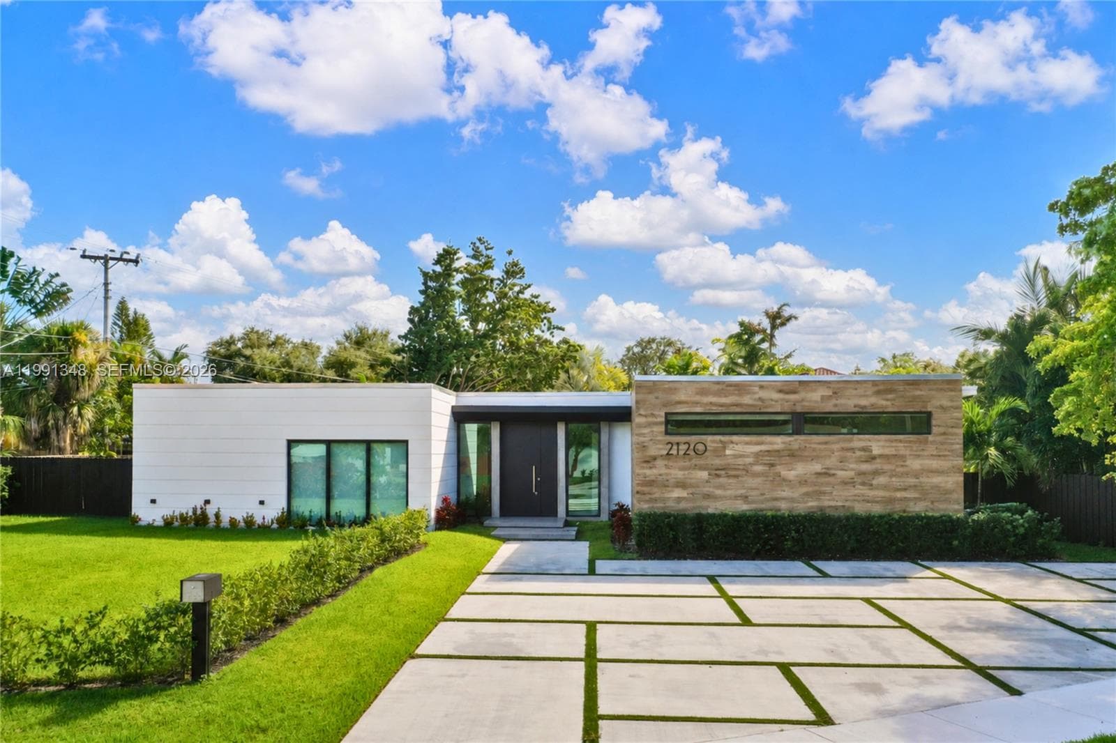 Single Family Residence at 2120 NE 197th Ter, Miami FL 33179