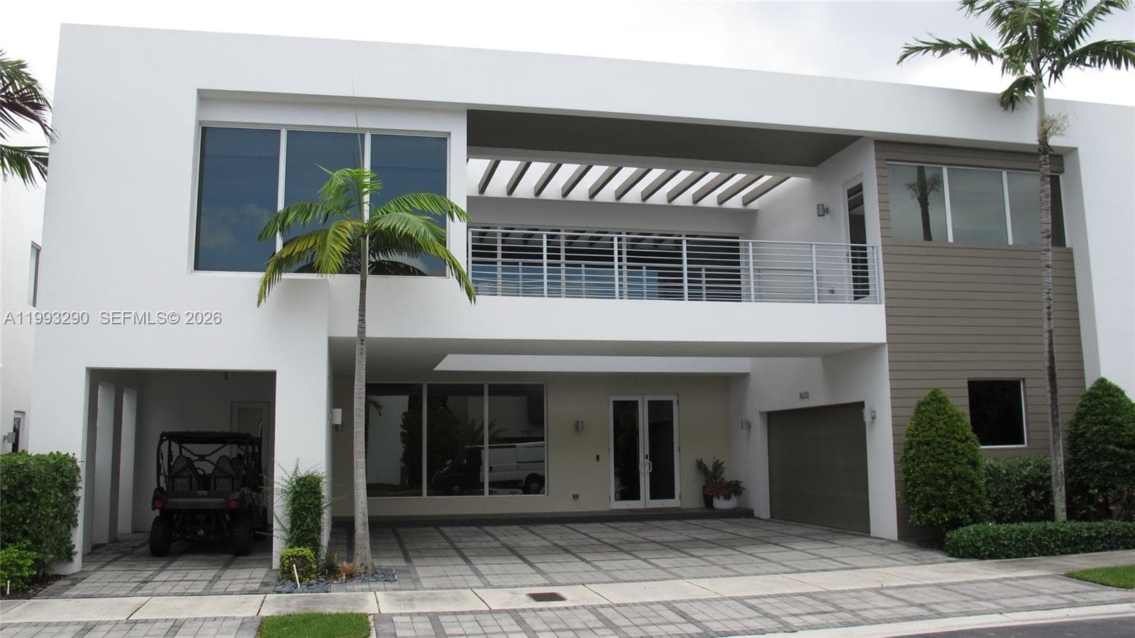 Single Family Residence at 10272 NW 75th Ter, Doral FL 33178