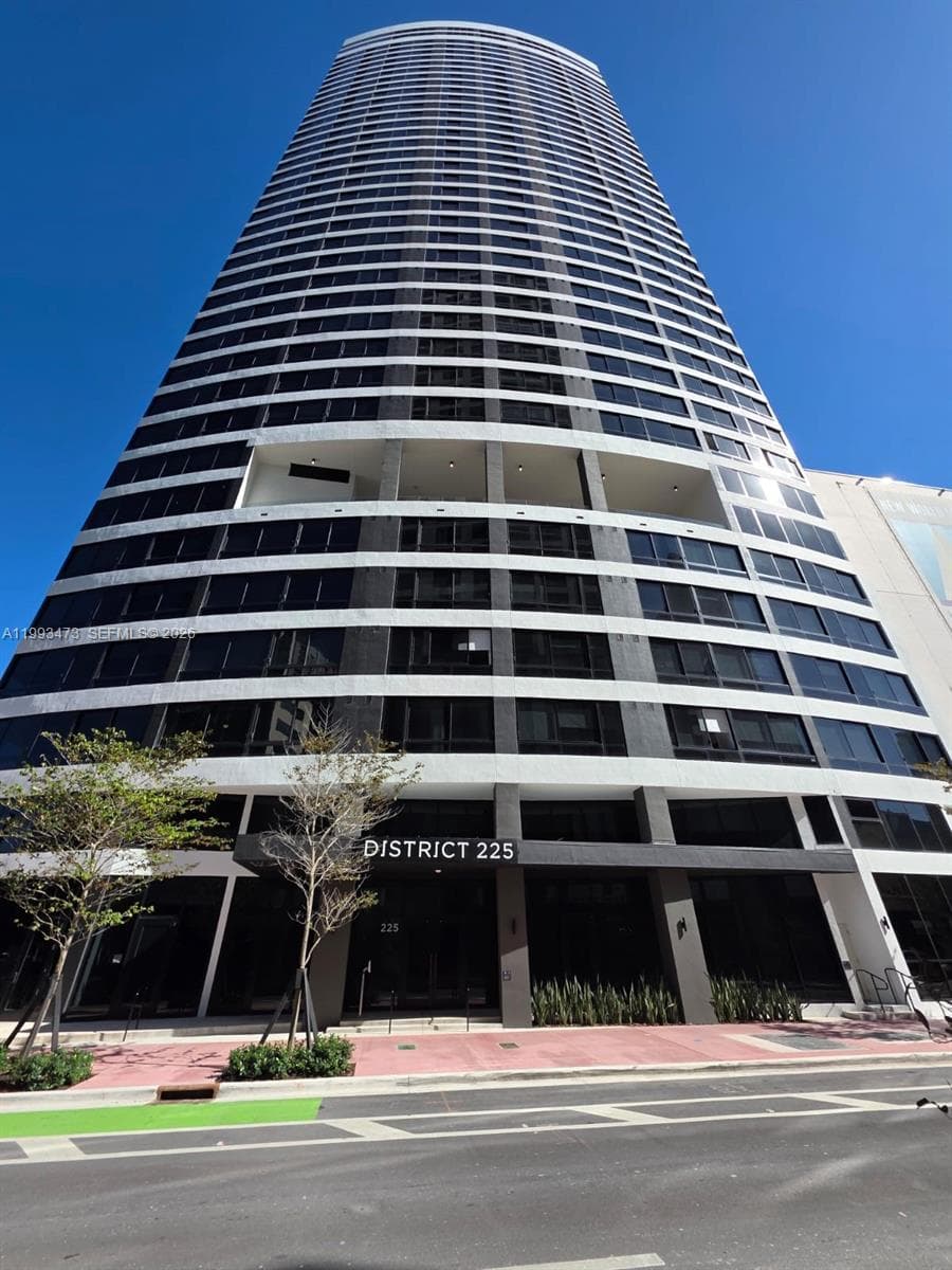 Condominium at 225 N Miami Ave # 910, Miami FL 33128
