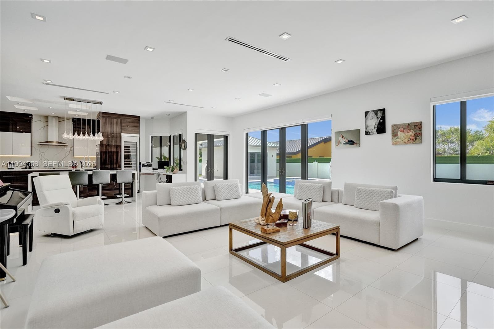 Single Family Residence at 2600 SW 128th Ct, Miami FL 33175