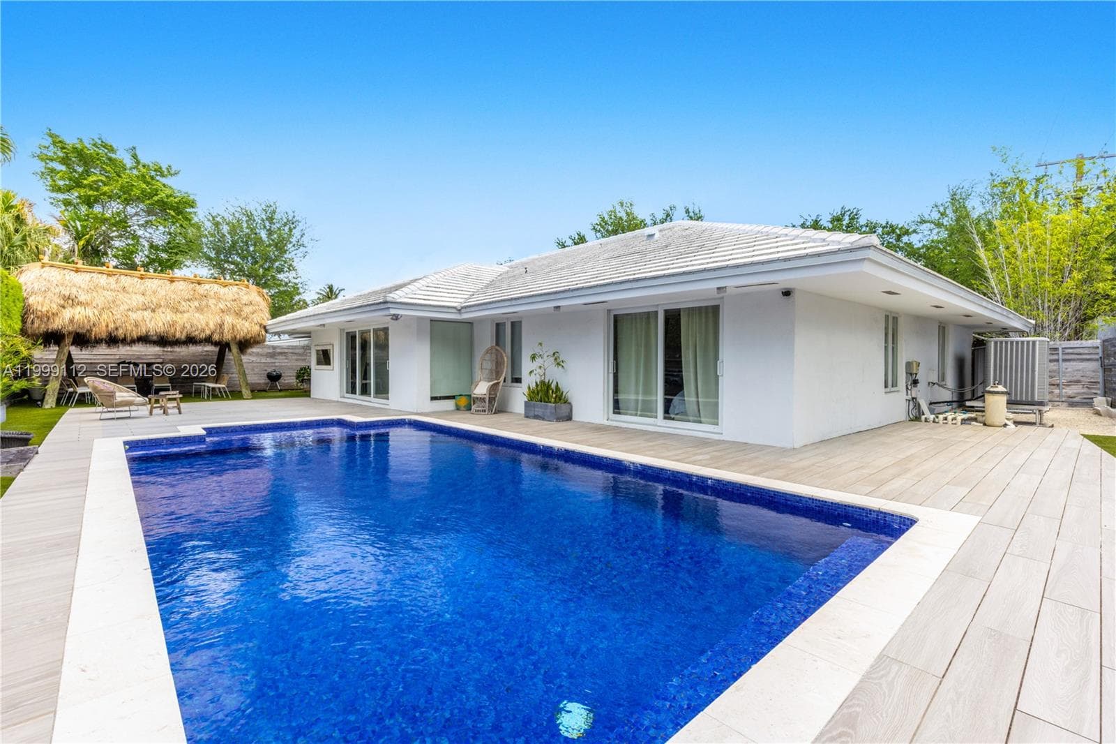 Single Family Residence at 524 Warren Ln, Key Biscayne FL 33149