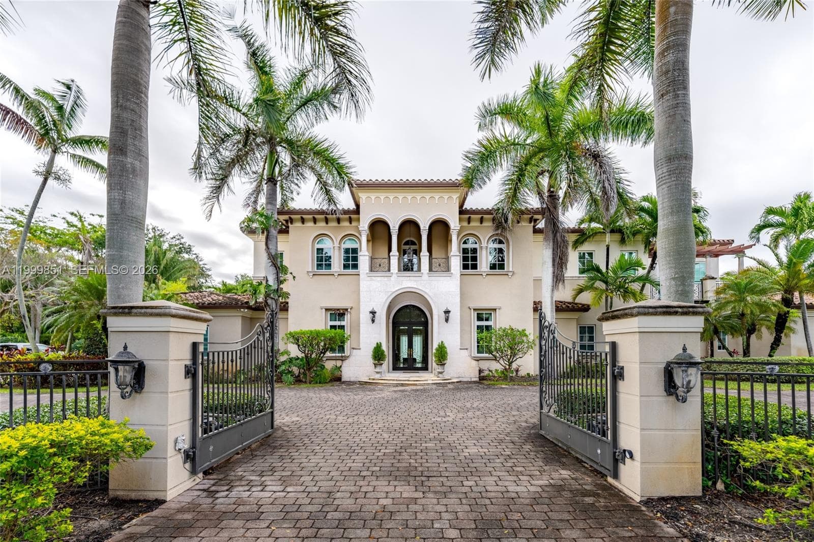 Single Family Residence at 12101 Moss Ranch Rd, Pinecrest FL 33156