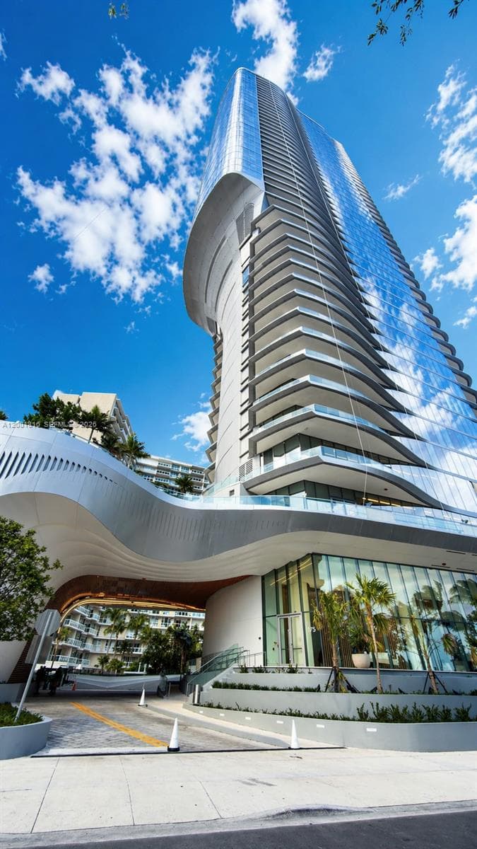 Condominium at 175 SE 25 RD # 504, Miami FL 33129