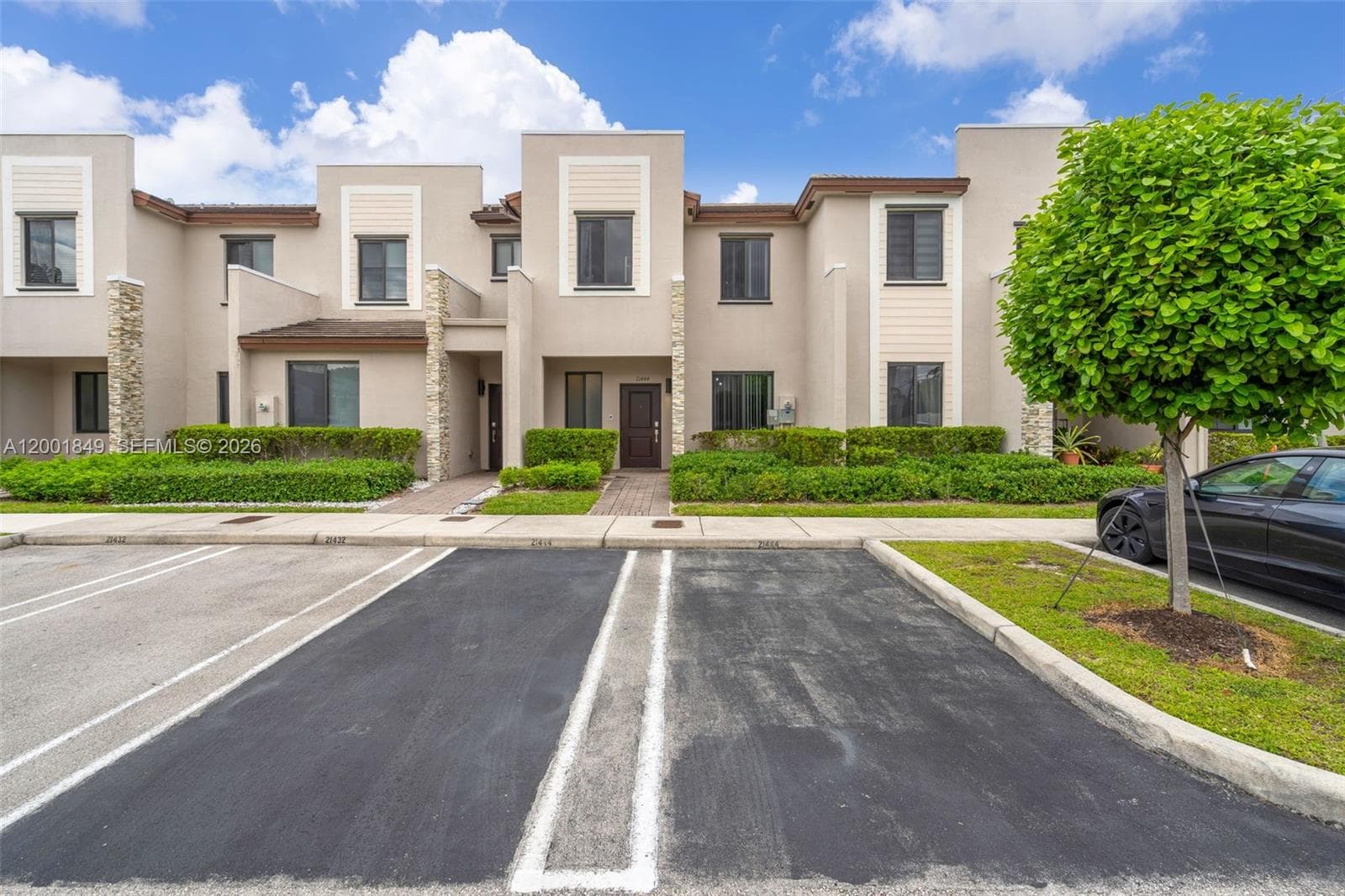 Townhouse at 21444 NE 2nd Path, Miami FL 33179