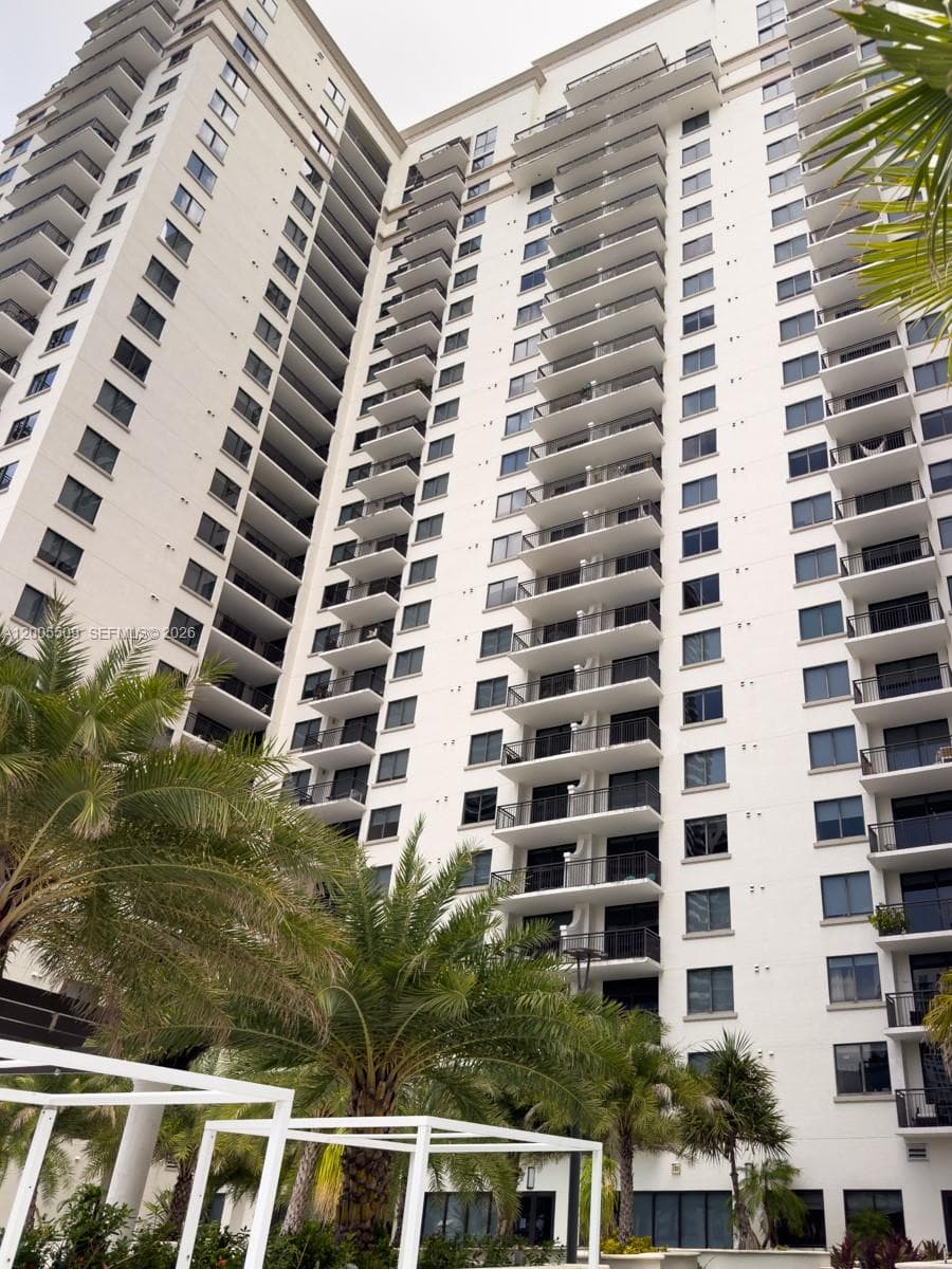Condominium at 999 SW 1st Ave # 1611, Miami FL 33130