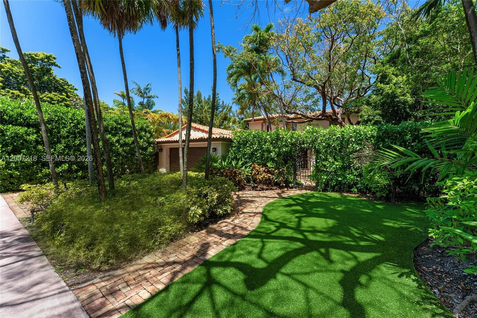 Single Family Residence at 6121 La Gorce Dr, Miami Beach FL 33140