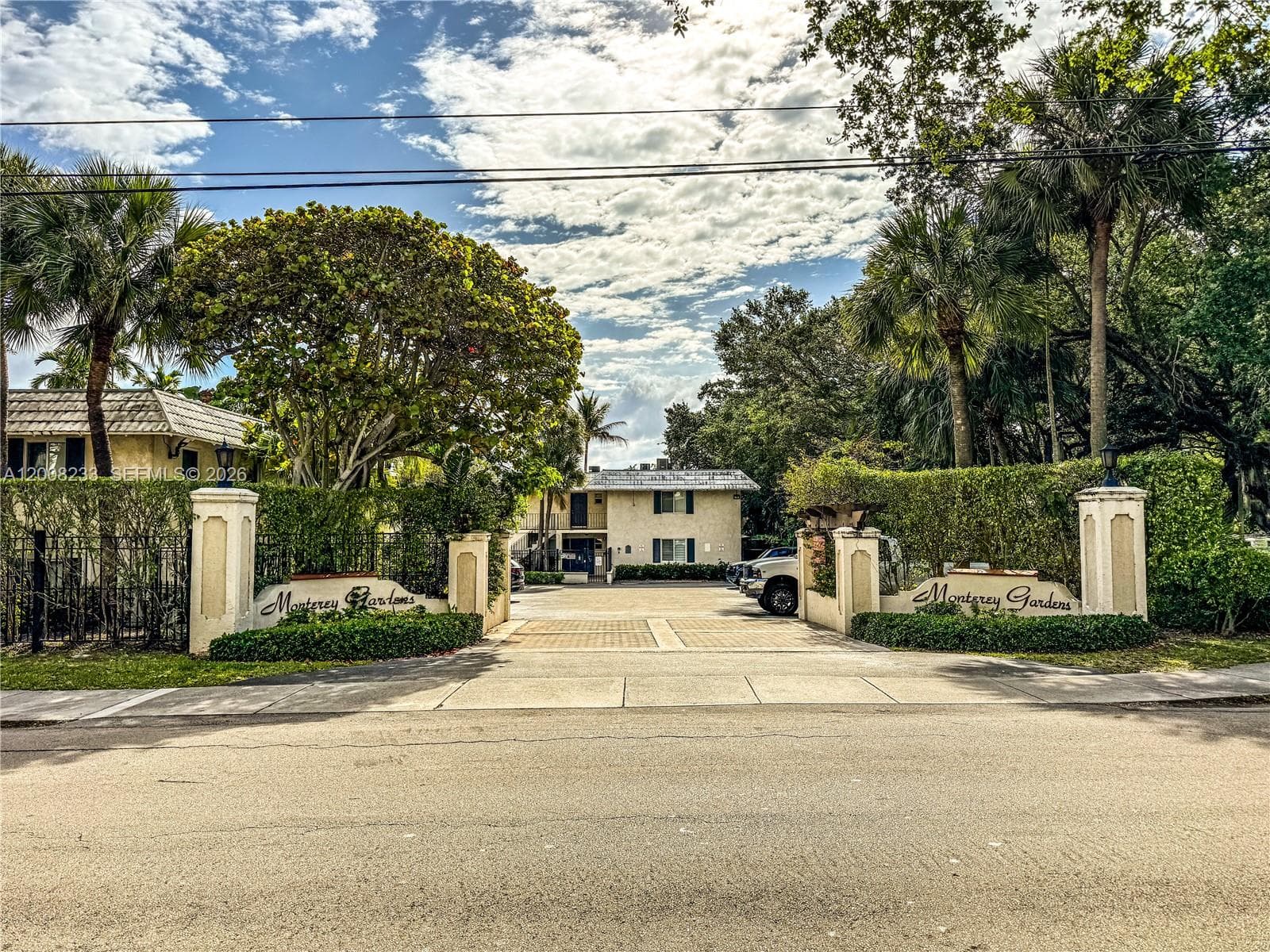 Condominium at 8605 SW 68th Ct # 7, Pinecrest FL 33156