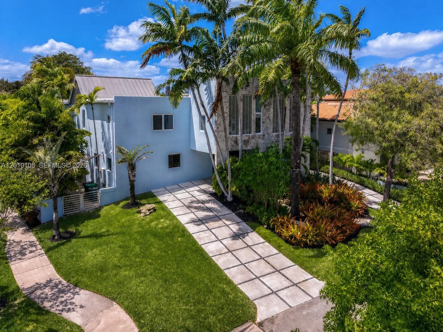 Single Family Residence at 690 Warren Ln, Key Biscayne FL 33149