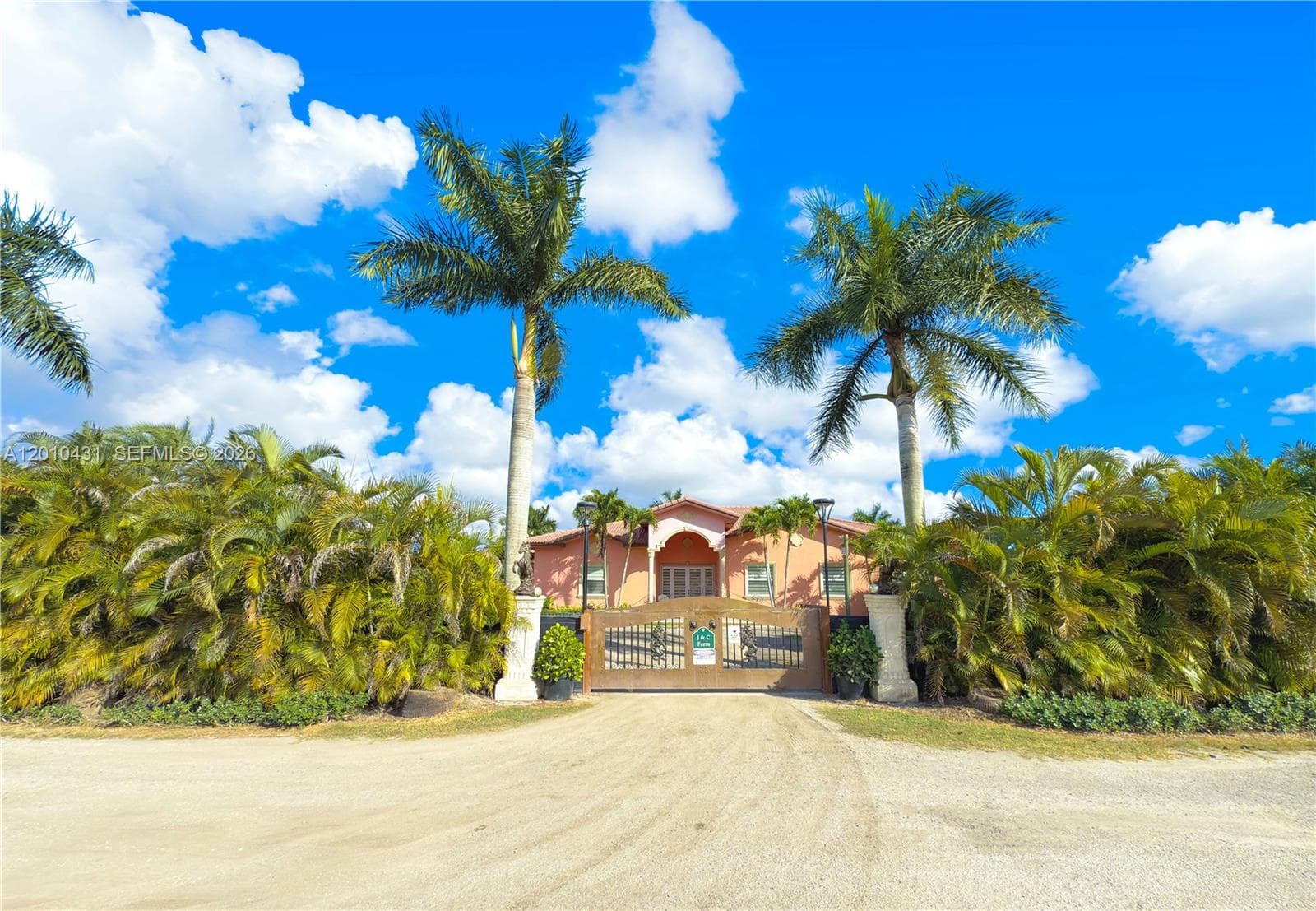 Single Family Residence at 20455 SW 154th Ave, Miami FL 33187
