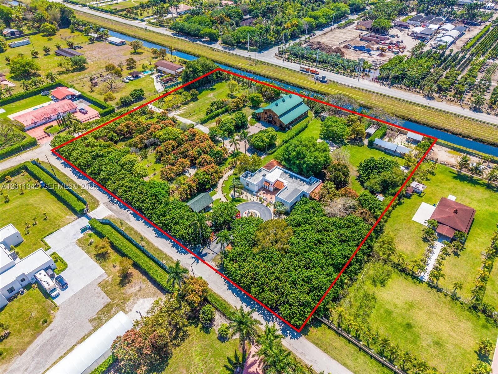 Single Family Residence at 19050 SW 194th Ave, Miami FL 33187