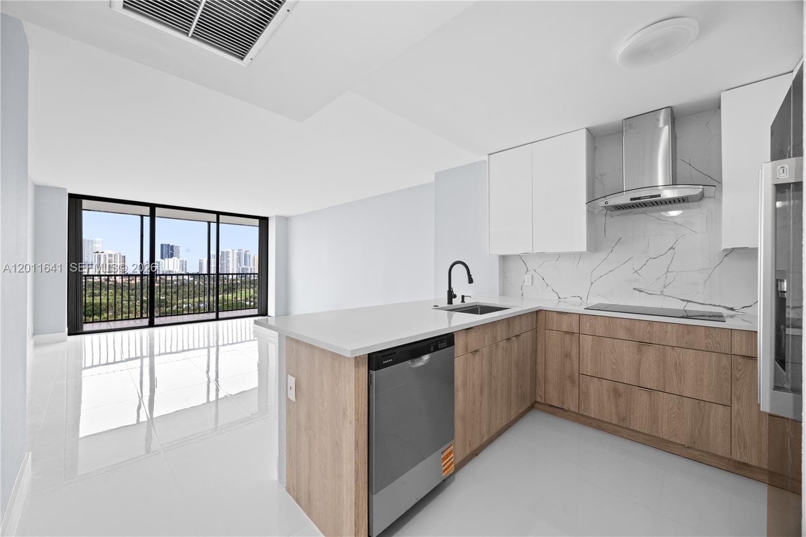 Condominium at 20335 W Country Club Dr # 1905, Aventura FL 33180