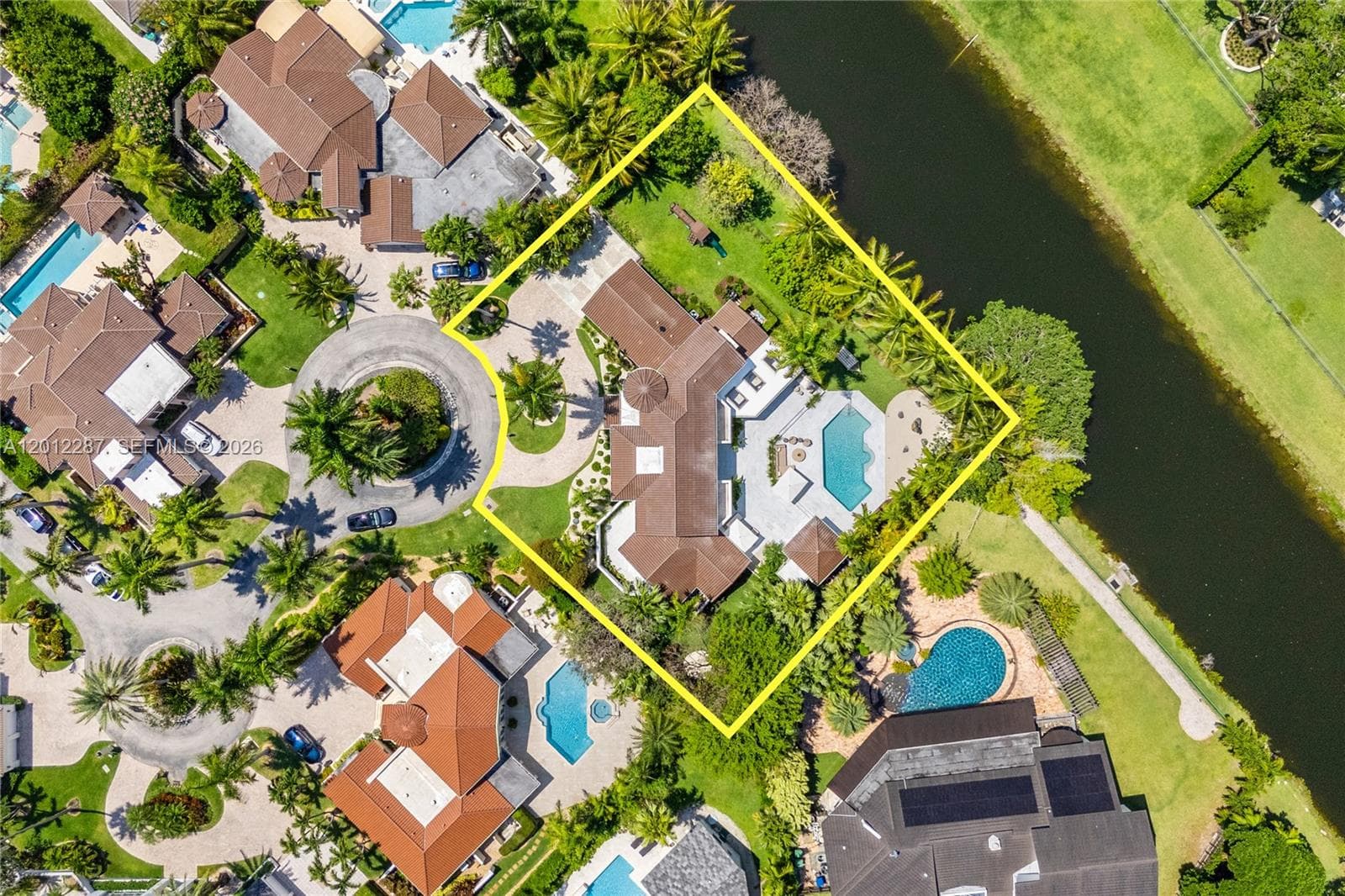 Single Family Residence at 8763 SW 61st Pl, Pinecrest FL 33156
