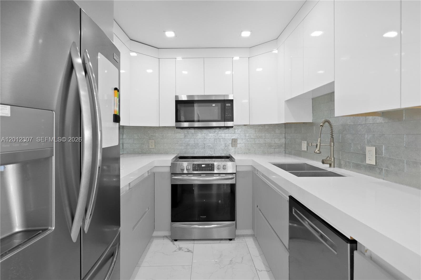 Condominium at 3675 N Country Club Dr # 2008, Aventura FL 33180