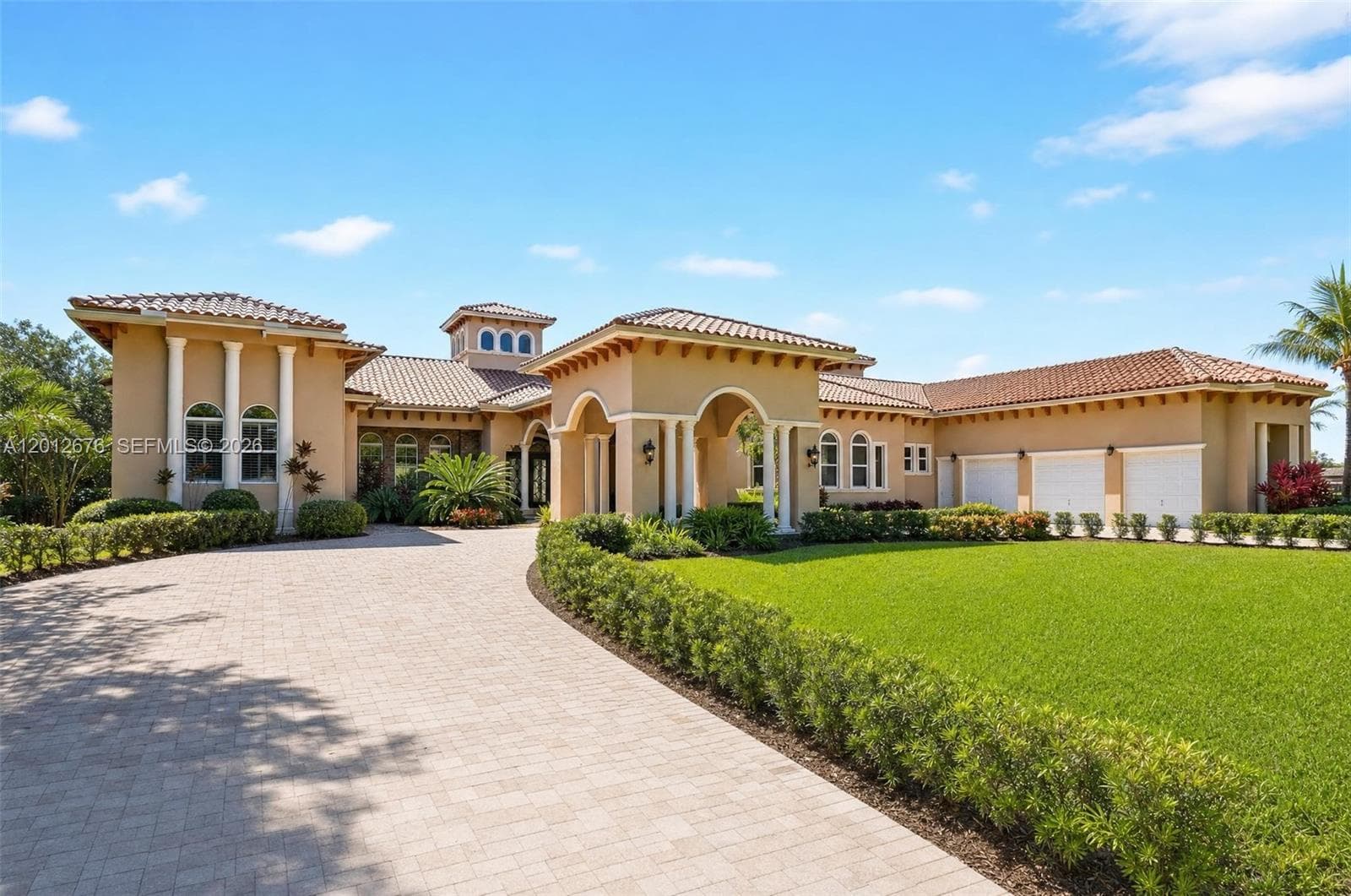 Single Family Residence at 7480 SW 100th St, Pinecrest FL 33156