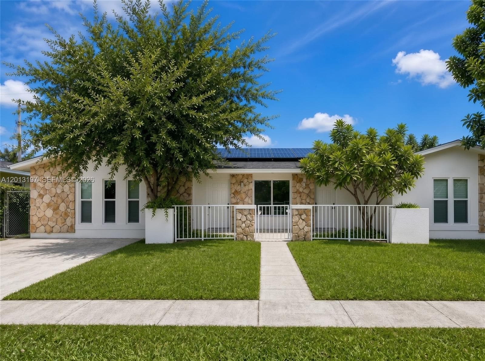 Single Family Residence at 21335 NE 19th Ct, Miami FL 33179