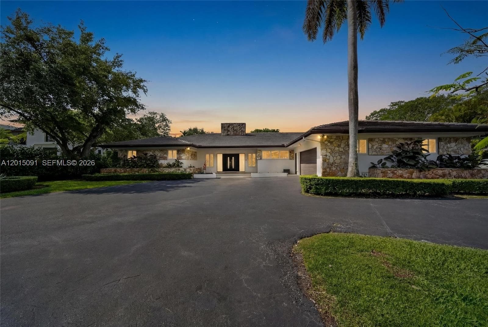 Single Family Residence at 6650 SW 112th St, Pinecrest FL 33156