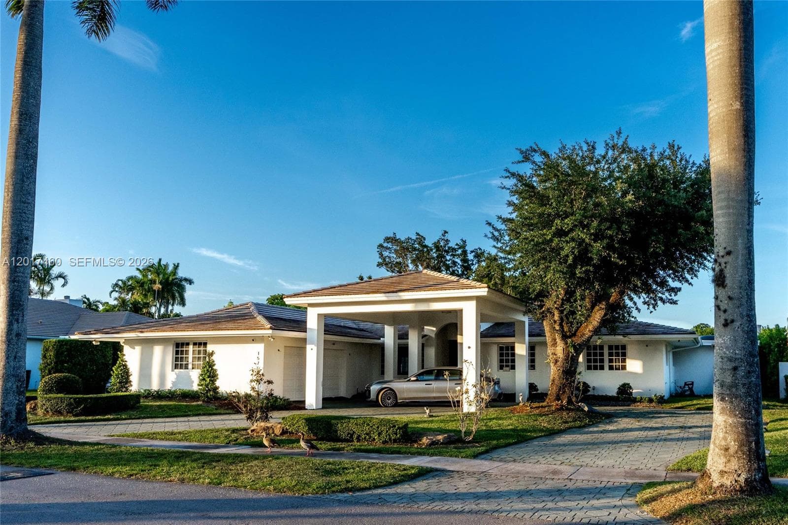 Single Family Residence at 15761 Turnberry Dr, Miami Lakes FL 33014