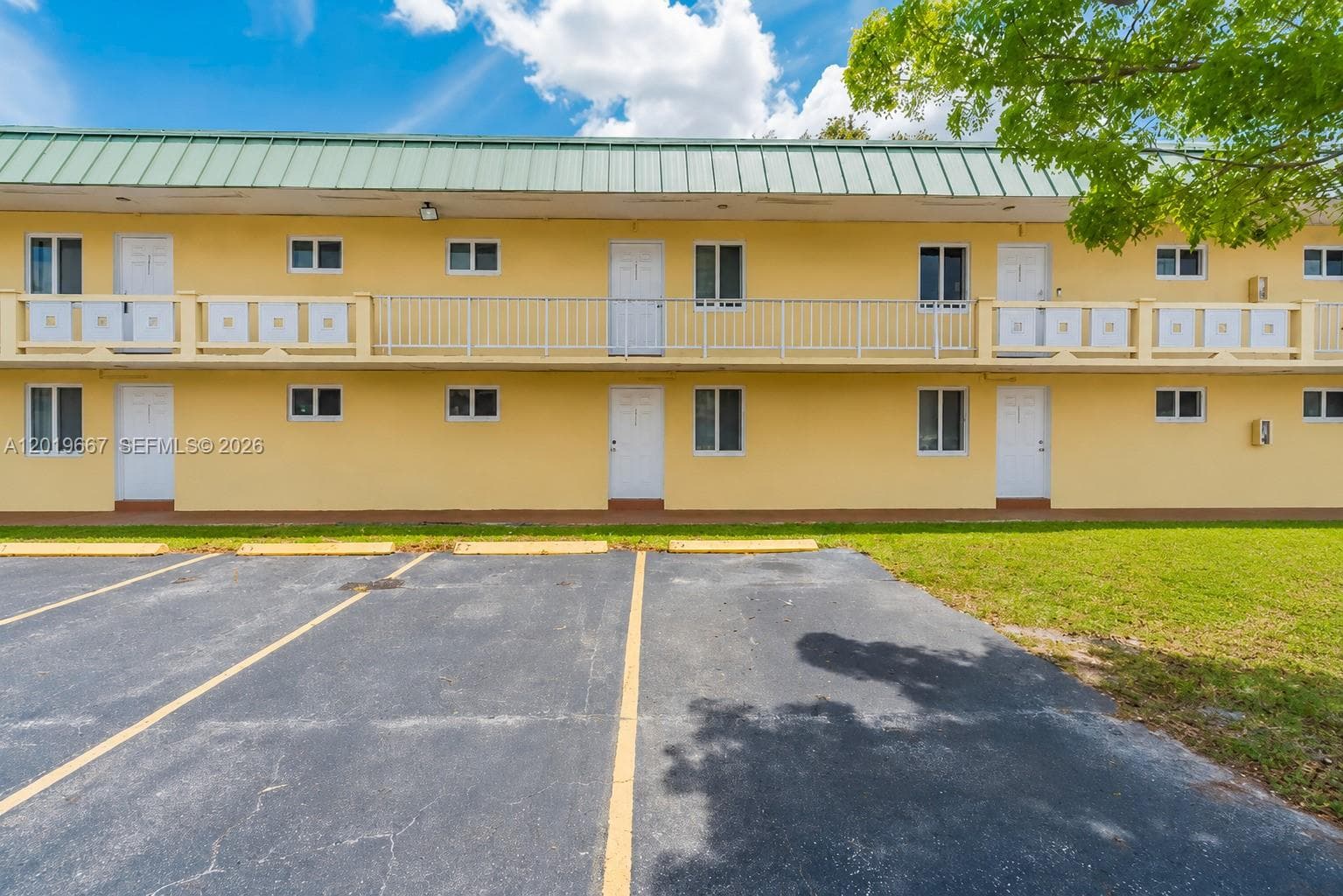 Condominium at 505 NW 177th St # 136, Miami Gardens FL 33169