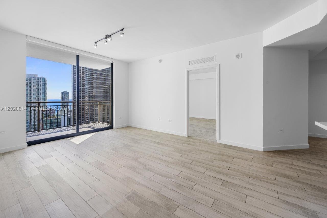 Condominium at 999 SW 1st Ave # 2911, Miami FL 33130