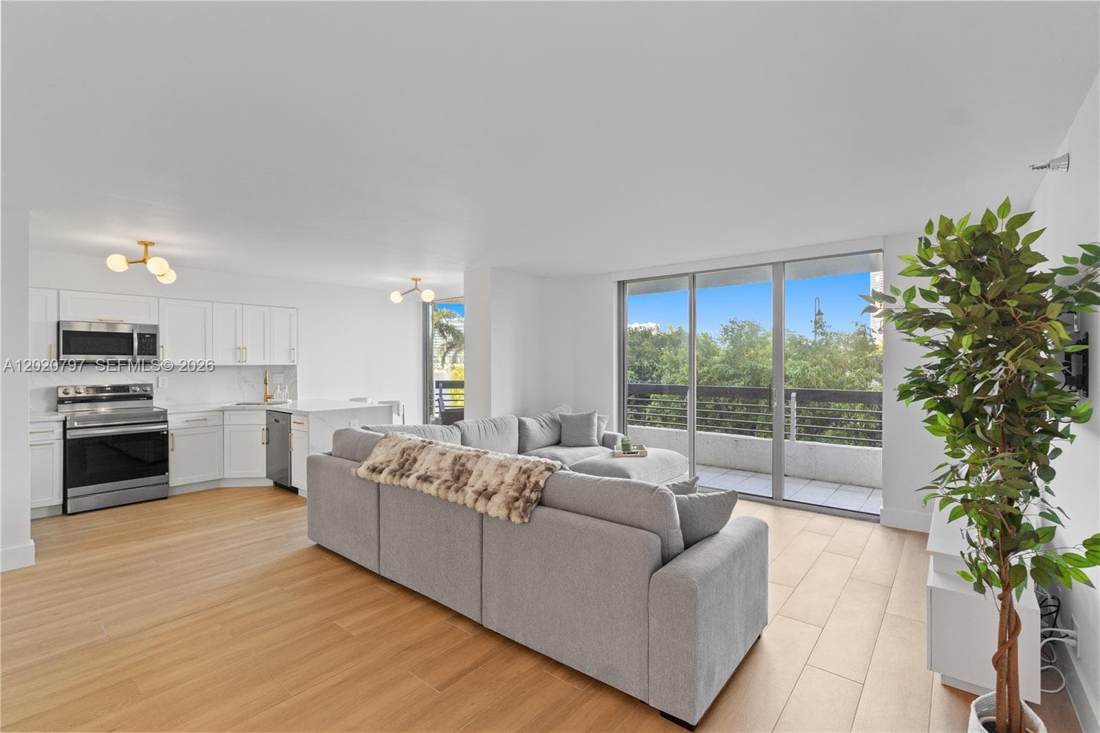 Condominium at 19101 NE 36th Ct # 402, Aventura FL 33180