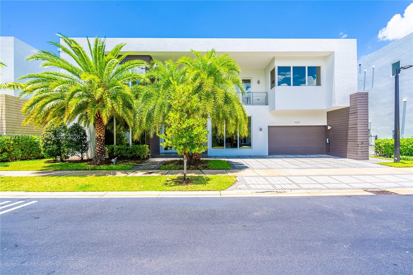 Single Family Residence at 10267 NW 75th Ter, Doral FL 33178