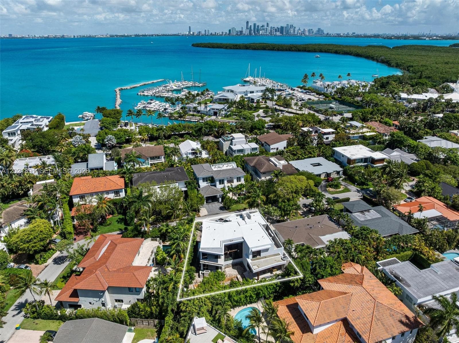 Single Family Residence at 238 Buttonwood Dr, Key Biscayne FL 33149