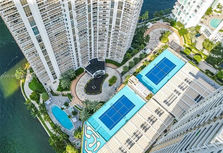 Condominium at 901 Brickell Key Blvd # 3307, Miami FL 33131