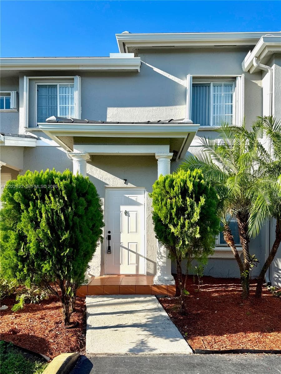 Townhouse at 5230 NW 109th Ave # 7, Doral FL 33178