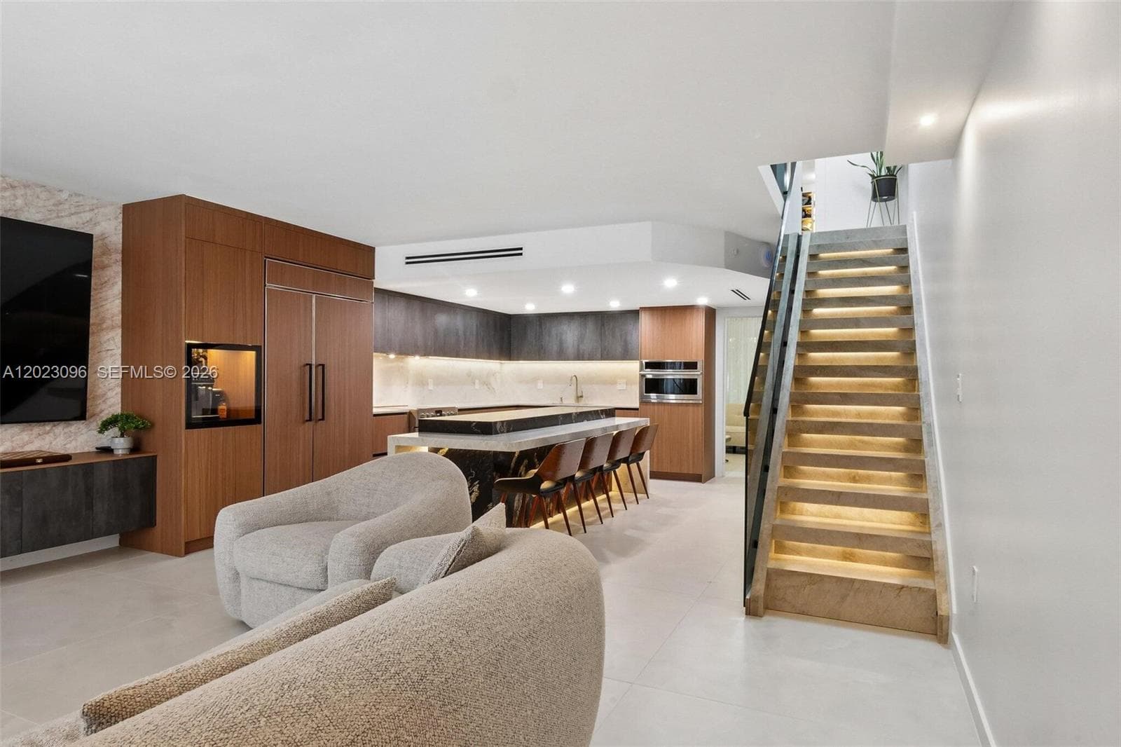 Townhouse at 425 Grapetree Dr # 211, Key Biscayne FL 33149