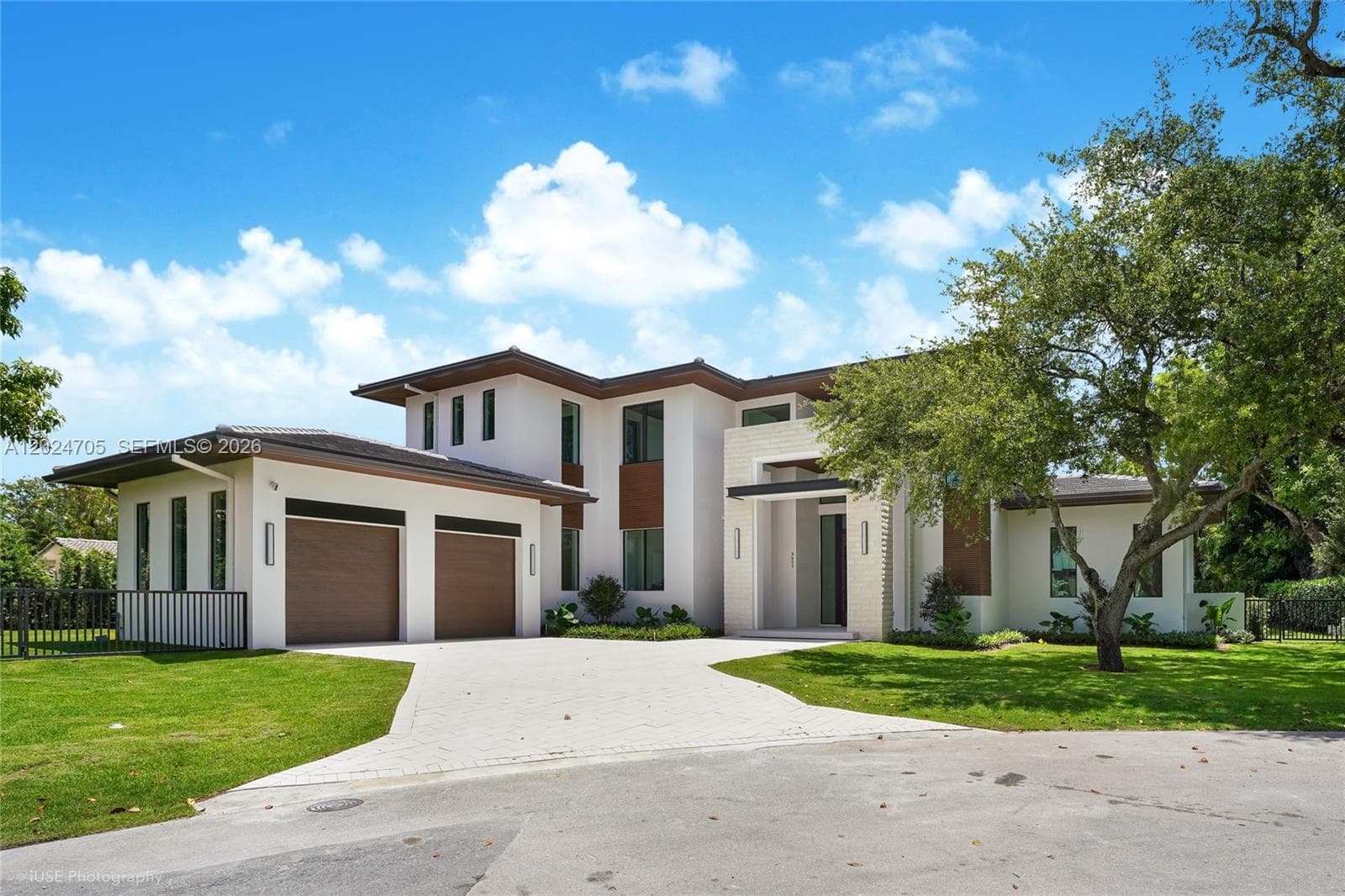 Single Family Residence at 9405 SW 72nd Ct, Pinecrest FL 33156
