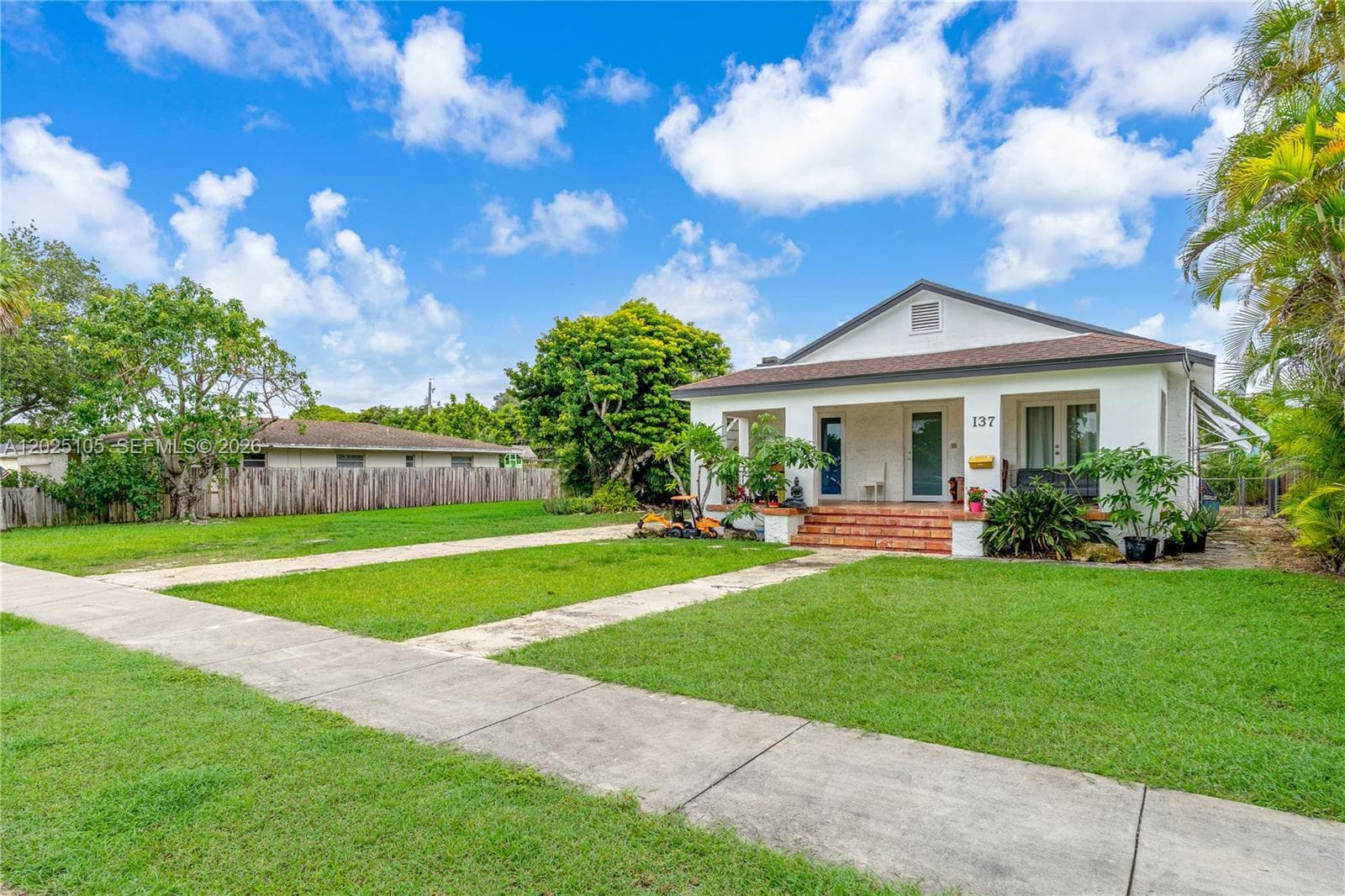 Single Family Residence at 137 NW 20th St, Homestead FL 33030