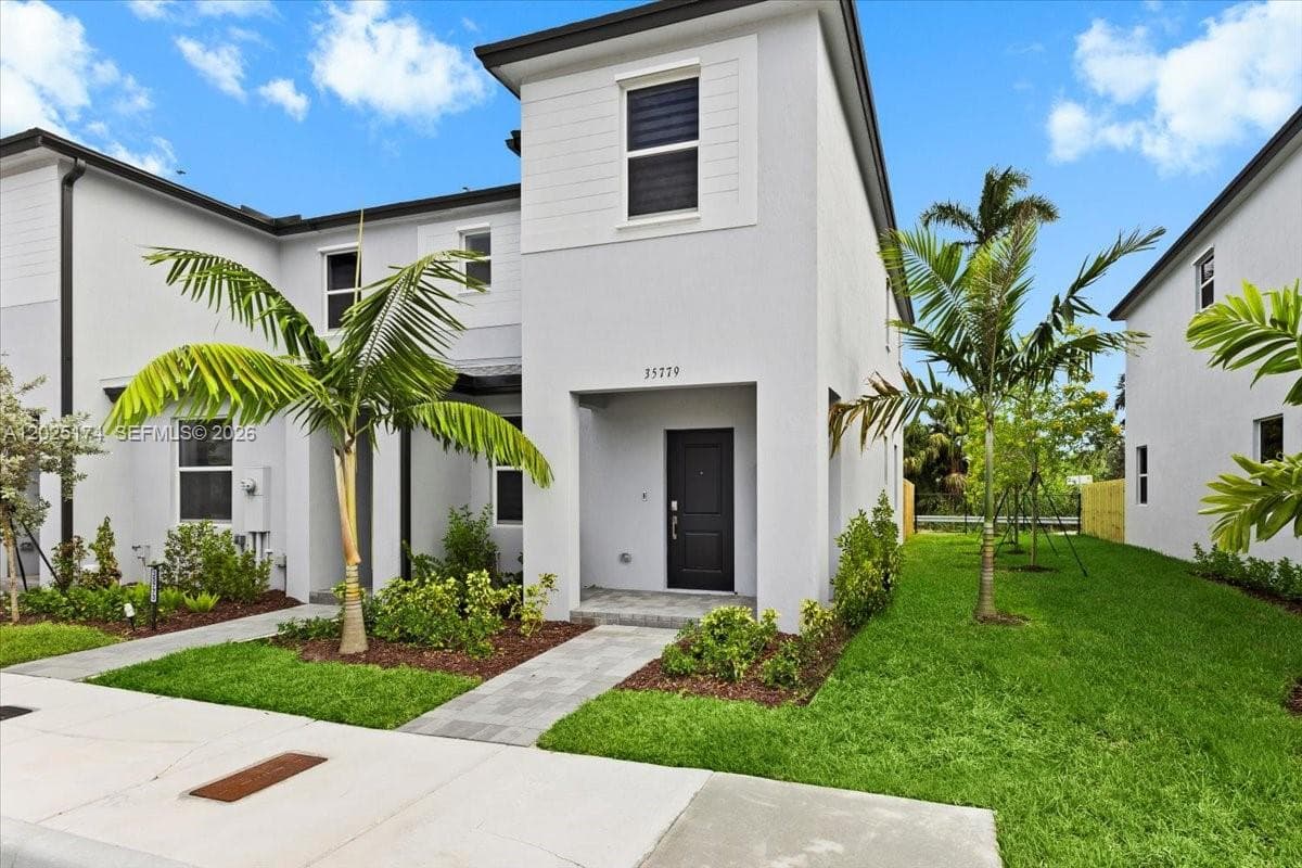 Townhouse at 35779 SW 178th Ct, Miami FL 33034