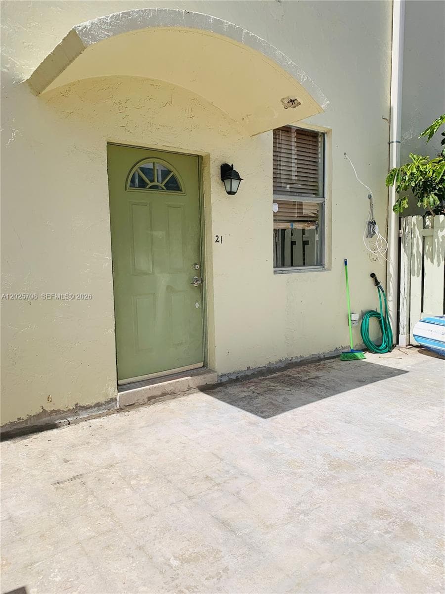 Condominium at 1651 NE 115th St # 21C, Miami FL 33181