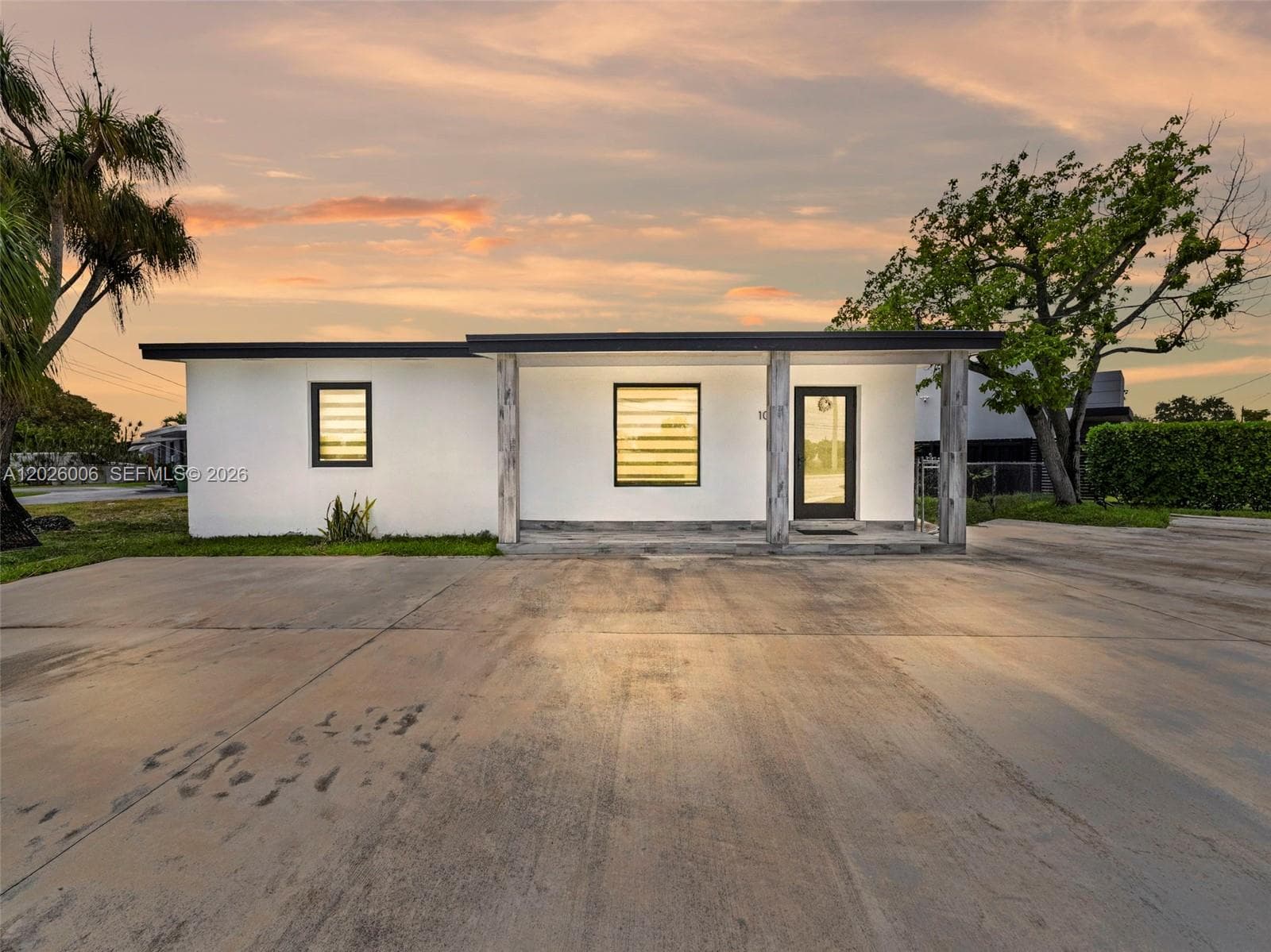 Single Family Residence at 10700 SW 46th St, Miami FL 33165