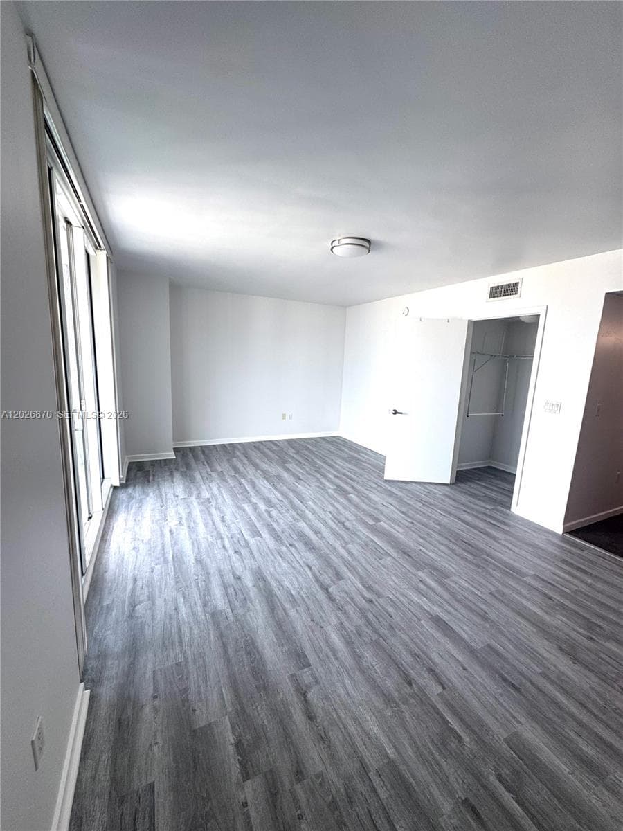 Condominium at 50 Biscayne Blvd # 3303, Miami FL 33132
