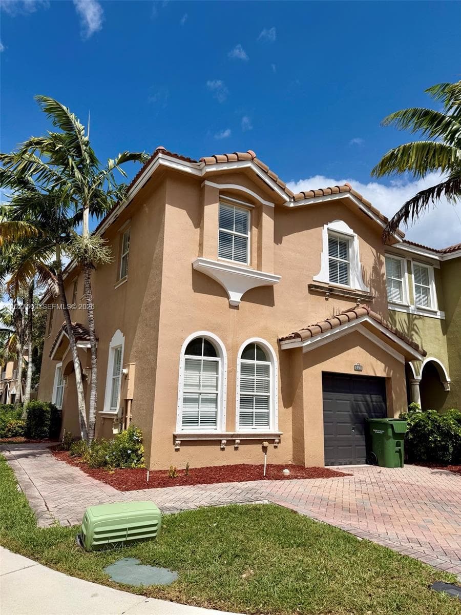 Townhouse at 1498 SE 25th Ave, Homestead FL 33035