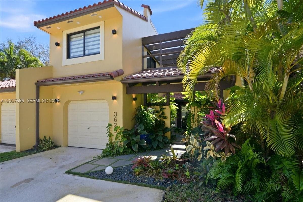 Townhouse at 3629 Estepona Ave # 27, Doral FL 33178