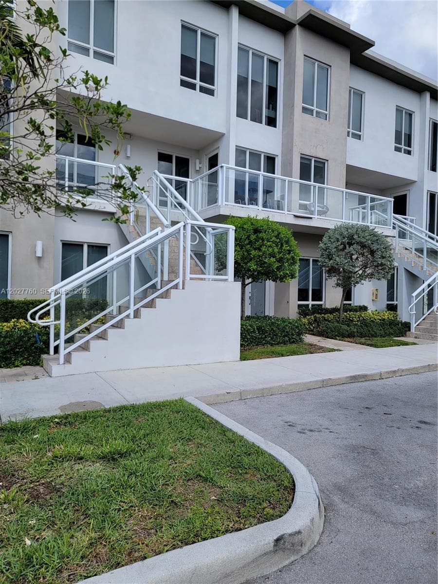 Condominium at 6310 NW 103rd Pl # 202, Doral FL 33178