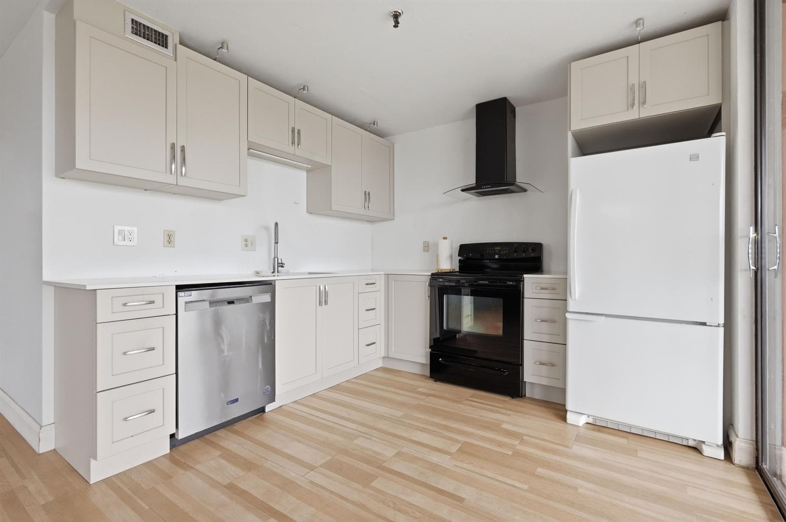 Condominium at 661 NE 195th Street # 310, Miami FL 33179