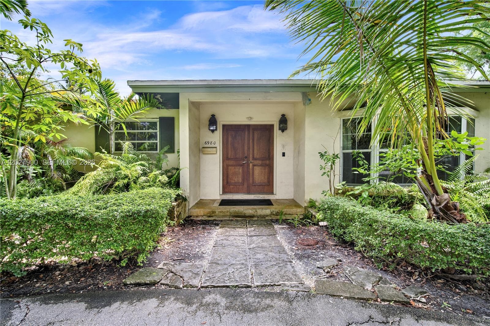 Single Family Residence at 6980 SW 104th St, Pinecrest FL 33156