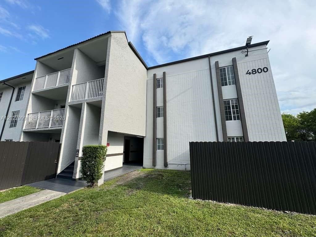 Condominium at 4800 NW 79th Ave # 208, Doral FL 33166