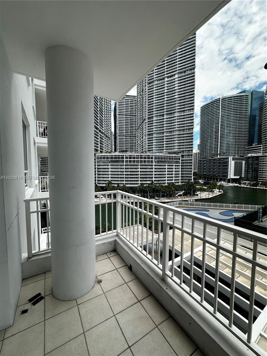 Condominium at 801 Brickell Key Blvd # 906, Miami FL 33131