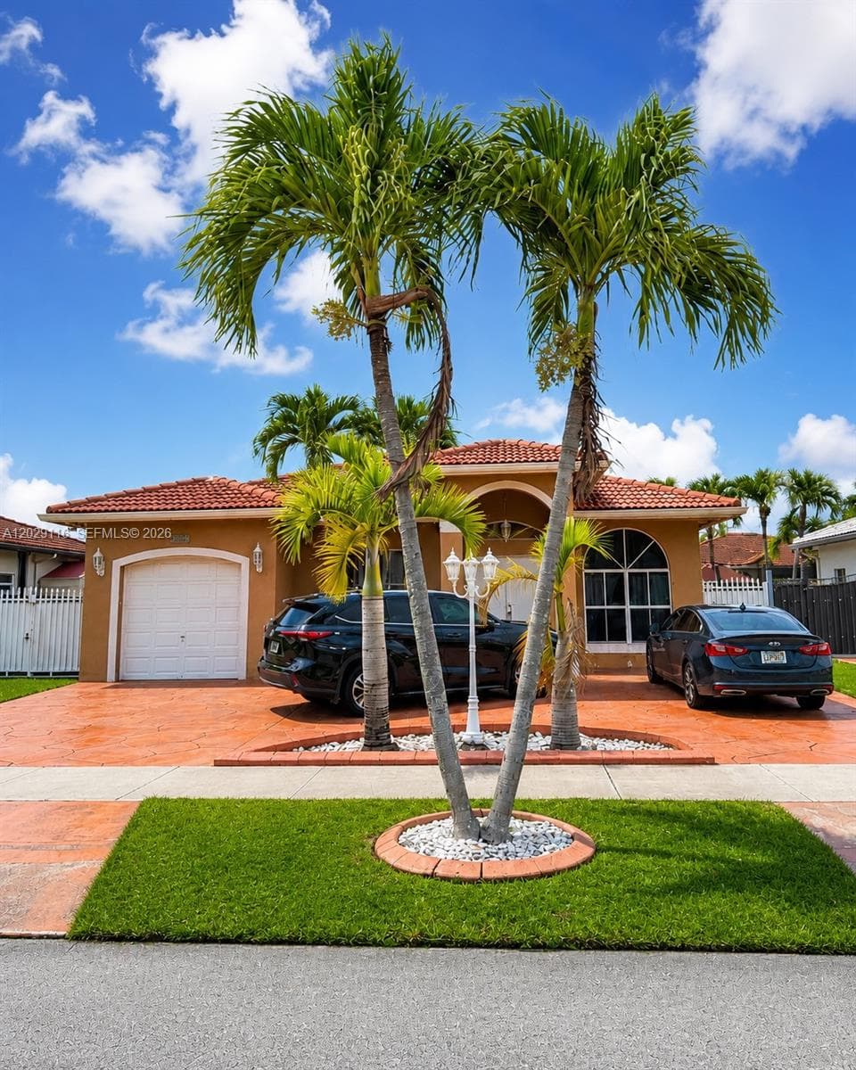 Single Family Residence at 14863 SW 35th Ln, Miami FL 33185