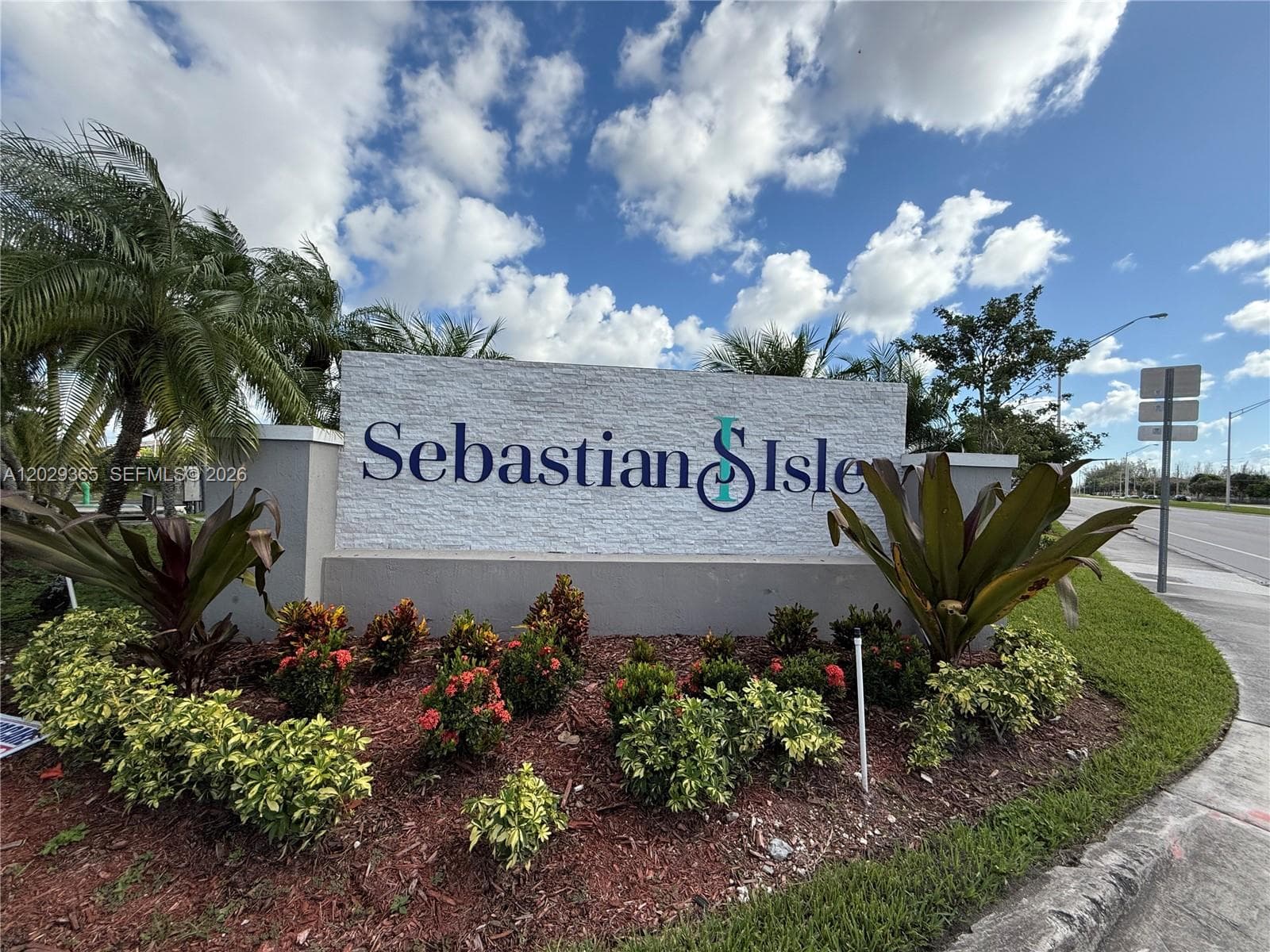 Townhouse at 540 NE 1st Dr, Florida City FL 33034