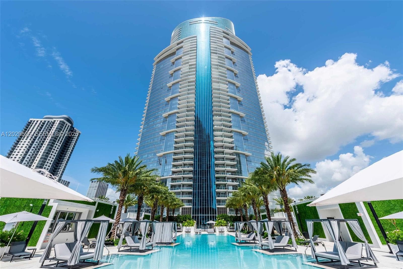 Condominium at 851 NE 1st Ave # 1705, Miami FL 33132