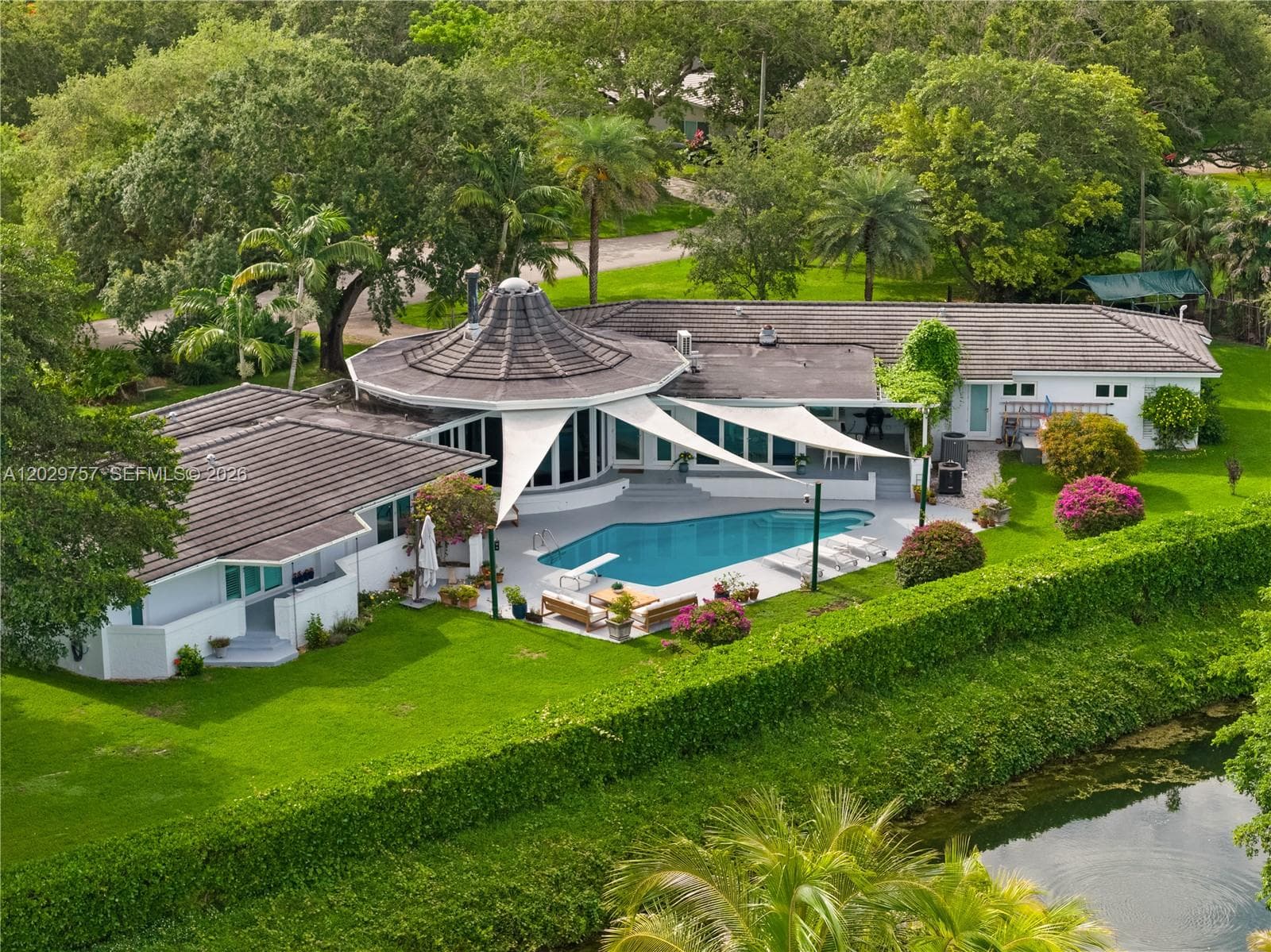 Single Family Residence at 13300 SW 69th Ave, Pinecrest FL 33156