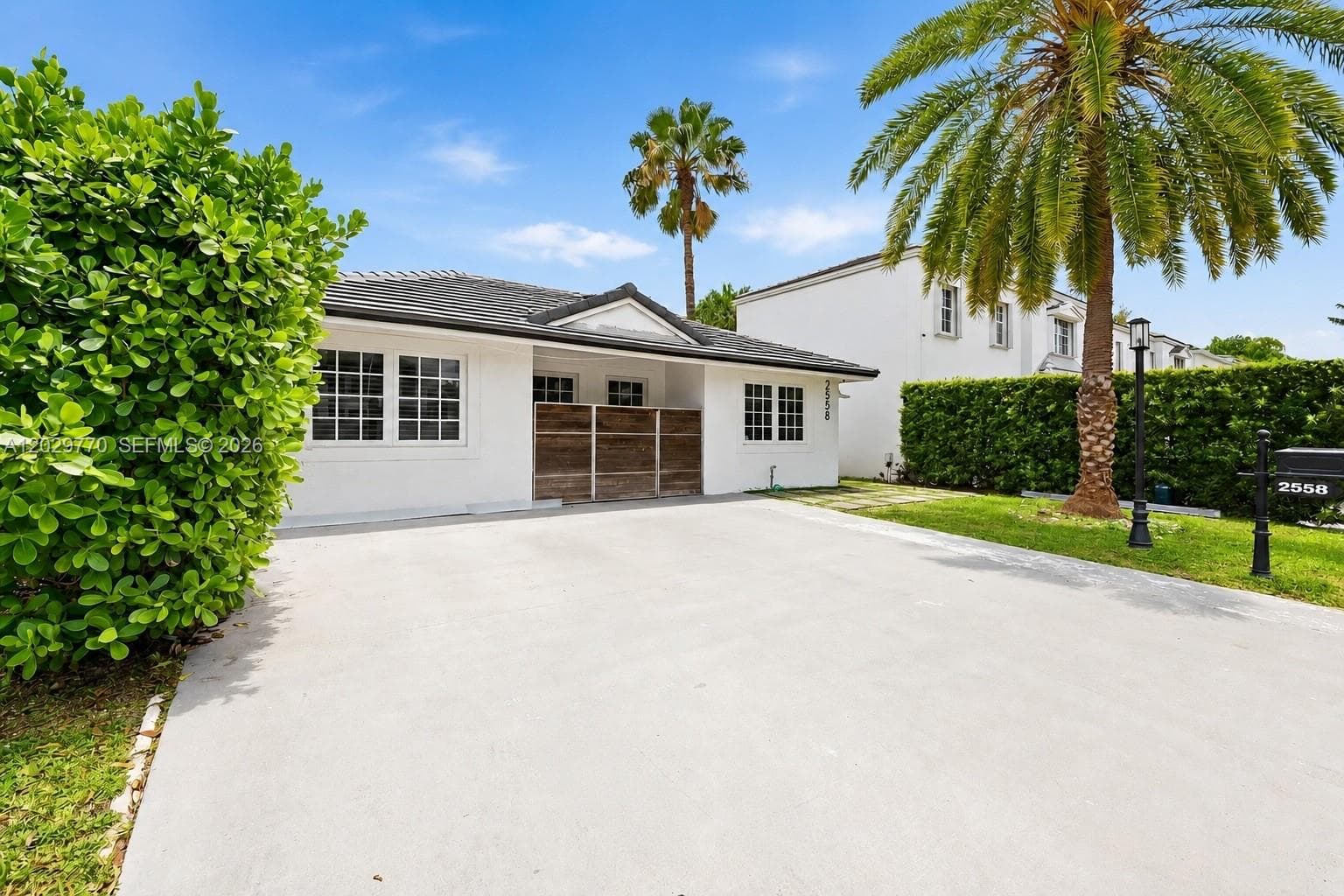 Single Family Residence at 2558 NE 206th Ter, Aventura FL 33180