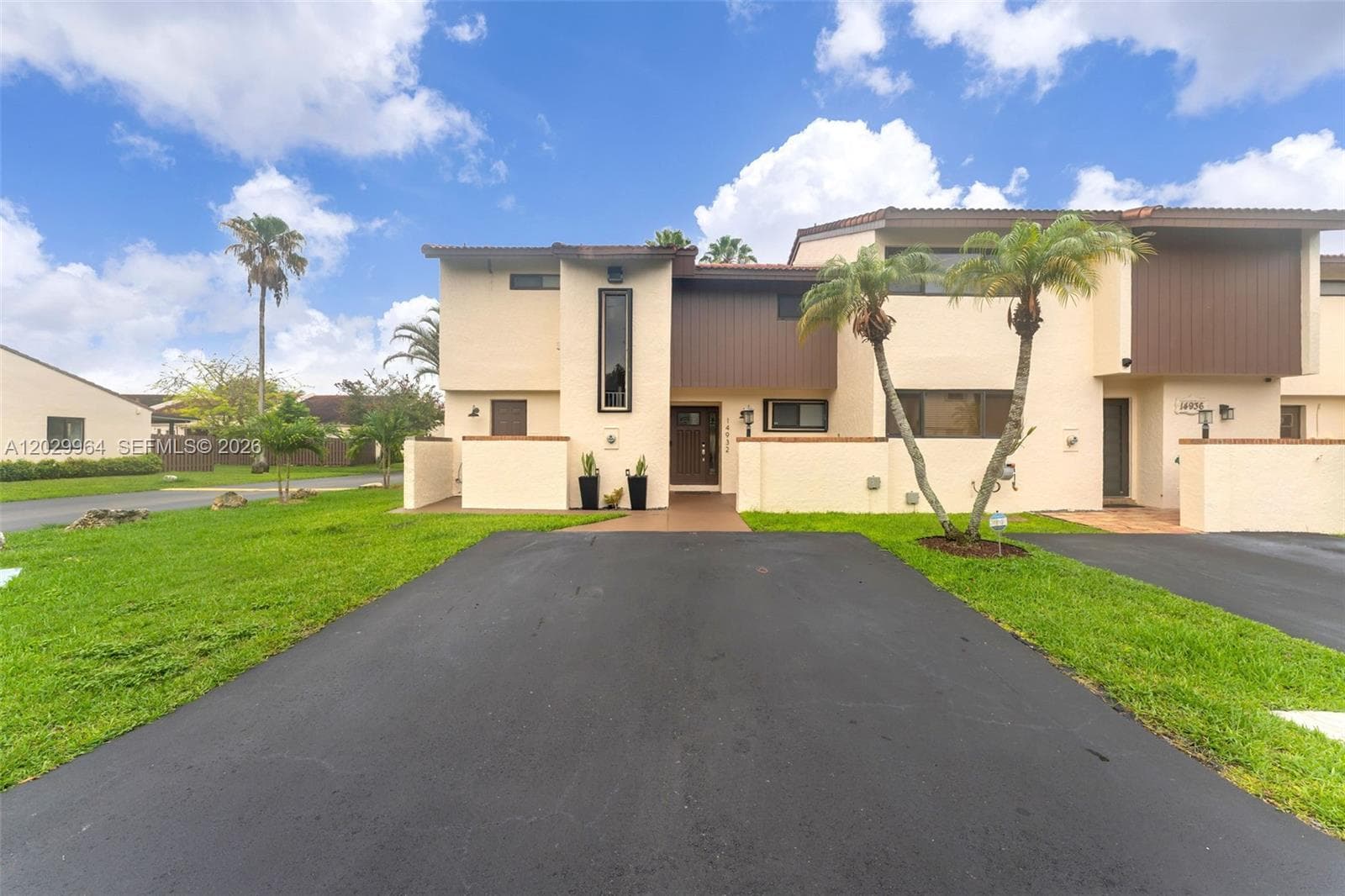 Townhouse at 14932 SW 89th St, Miami FL 33196