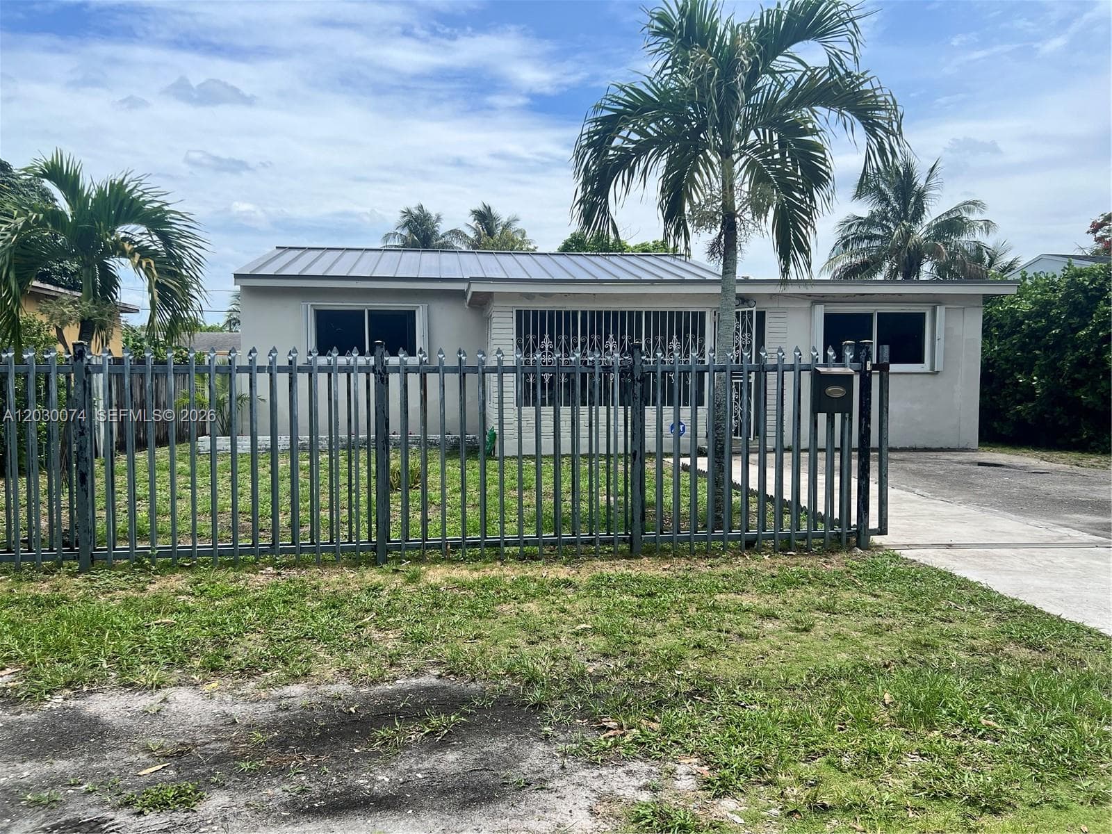 Single Family Residence at 250 NE 160th St, Miami FL 33162